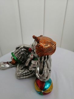 Клоун с мячом