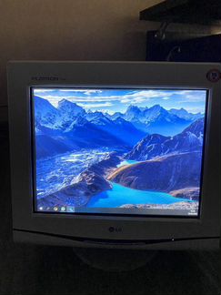 ЭЛТ-монитор LG F700B