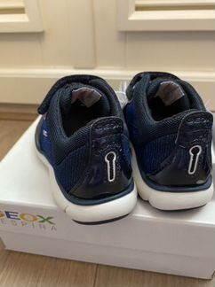 Новые кроссовки Geox 24