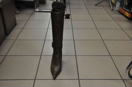 Продаю новые женские сапоги