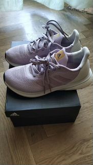 Продам женские кроссовки adidas
