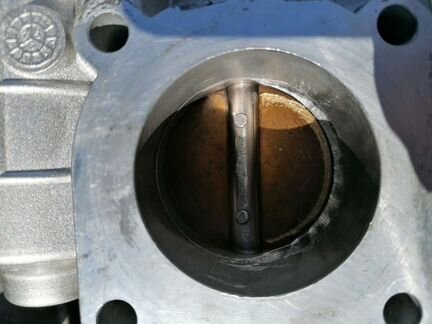 Расточенная дроссельная заслонка на Nissan almera