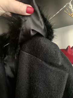 Пальто зимнее Vassa с воротником из песца