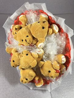 Очень красивый букет с мишками