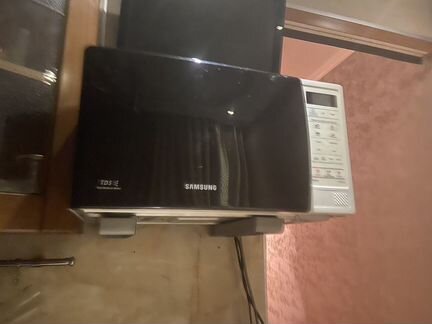 Микроволновая печь и Кронштейн для свч-печи