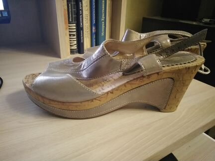 Кожаные босоножки на пробковой платформе MakFine