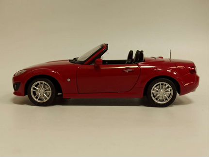 Mazda MX-5 2012 Red 1:18 Paudi