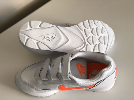 Кроссовки Nike (новые)