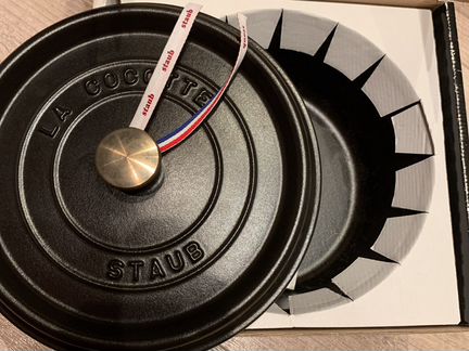 Кастрюля чугун Франция staub