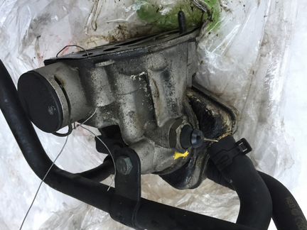 Кронштейн масляного фильтра 06A115417D Audi VW
