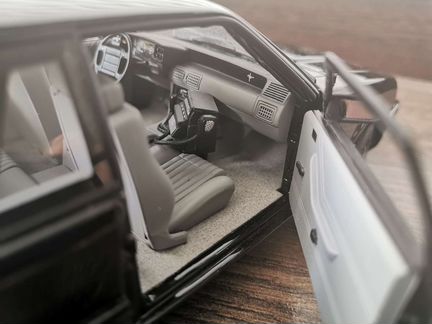1/18 gmp ford mustang FBI