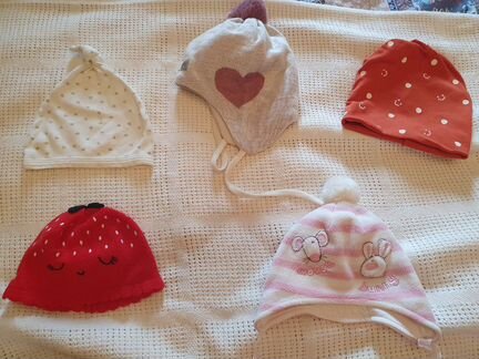 Шапки для девочки 0-6 мес