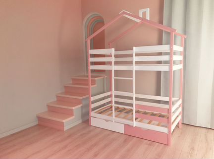 Детская двухъярусная кровать домик
