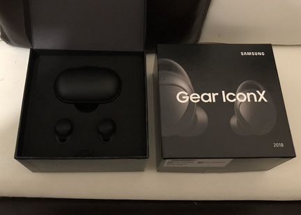 Беспроводные наушники Gear IconX