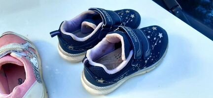 Кроссовки пакетом 26 размер на девочку