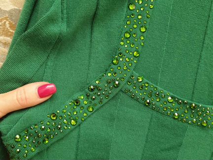 Джемпер кашемировый с кристаллами Swarovski. М
