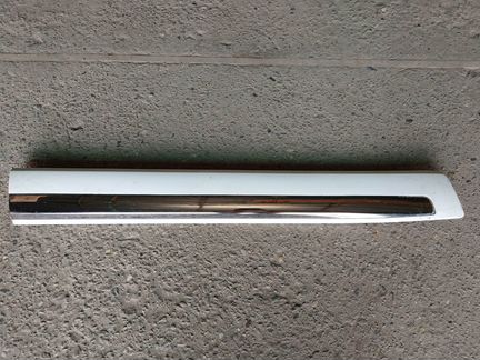 Молдинг передней левой двери Land Cruiser 200